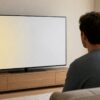 有機ELの黄ばみは故障なのか｜原因の切り分けと買い替え判断